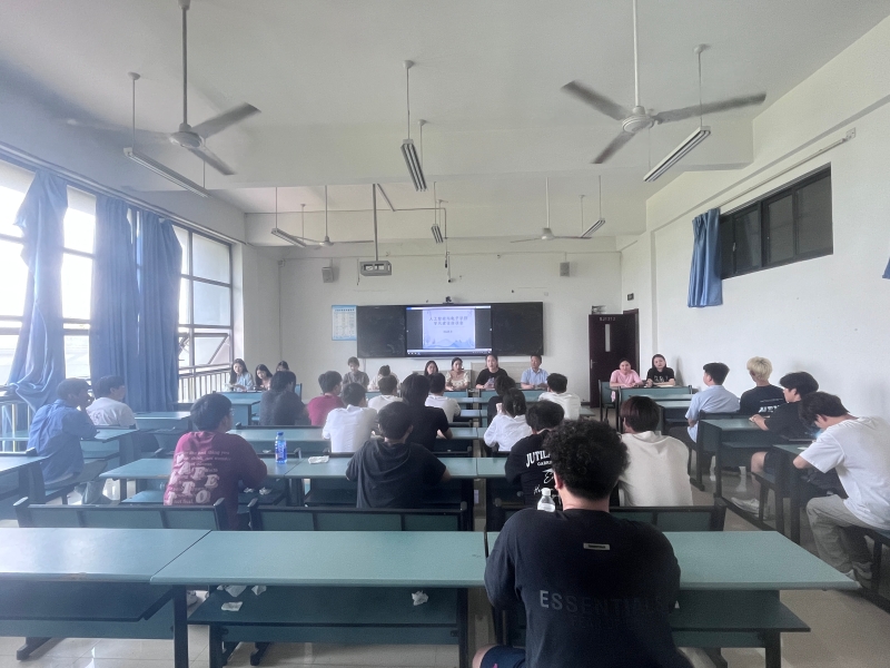 师生座谈会.jpg