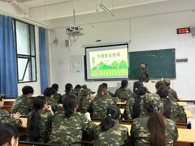 主题班会.jpg