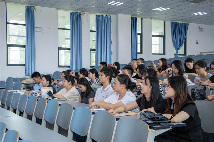 fVLQ_1726744978383061148 (1).jpg