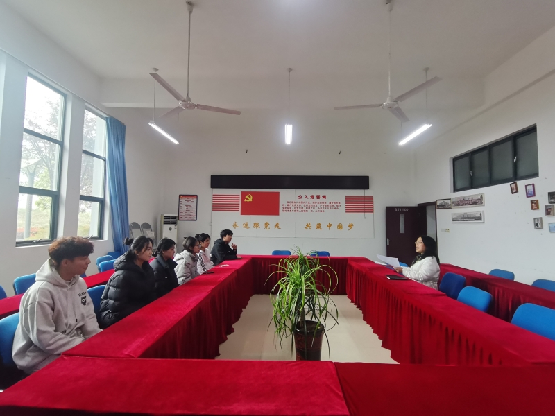tyoL_1780025589709022899.jpg 座谈会.jpg