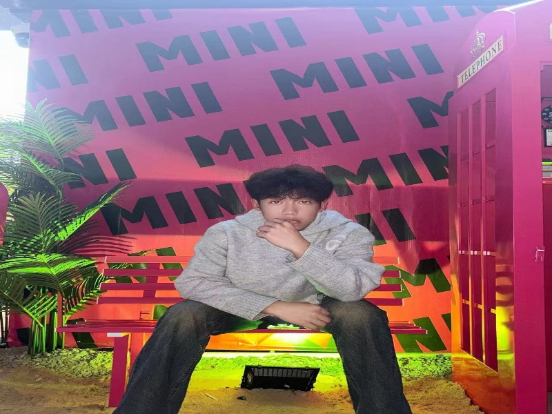 5.胡亮.jpg